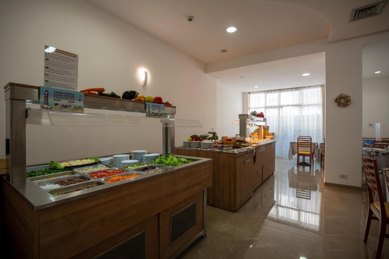 Hotel Eraclea ลิโดดิเยโซโล ภายนอก รูปภาพ