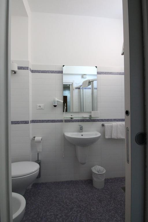 Hotel Eraclea ลิโดดิเยโซโล ภายนอก รูปภาพ