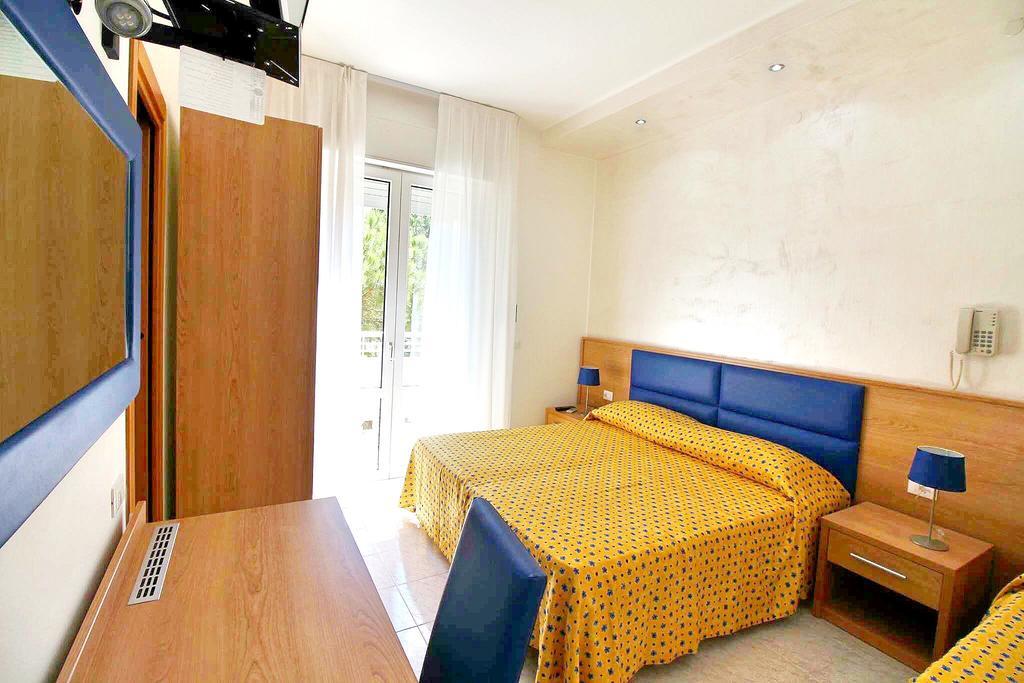 Hotel Eraclea ลิโดดิเยโซโล ภายนอก รูปภาพ