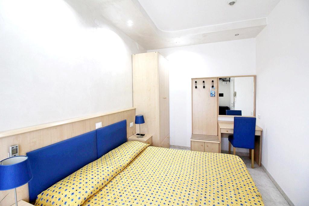 Hotel Eraclea ลิโดดิเยโซโล ภายนอก รูปภาพ