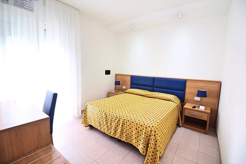 Hotel Eraclea ลิโดดิเยโซโล ภายนอก รูปภาพ